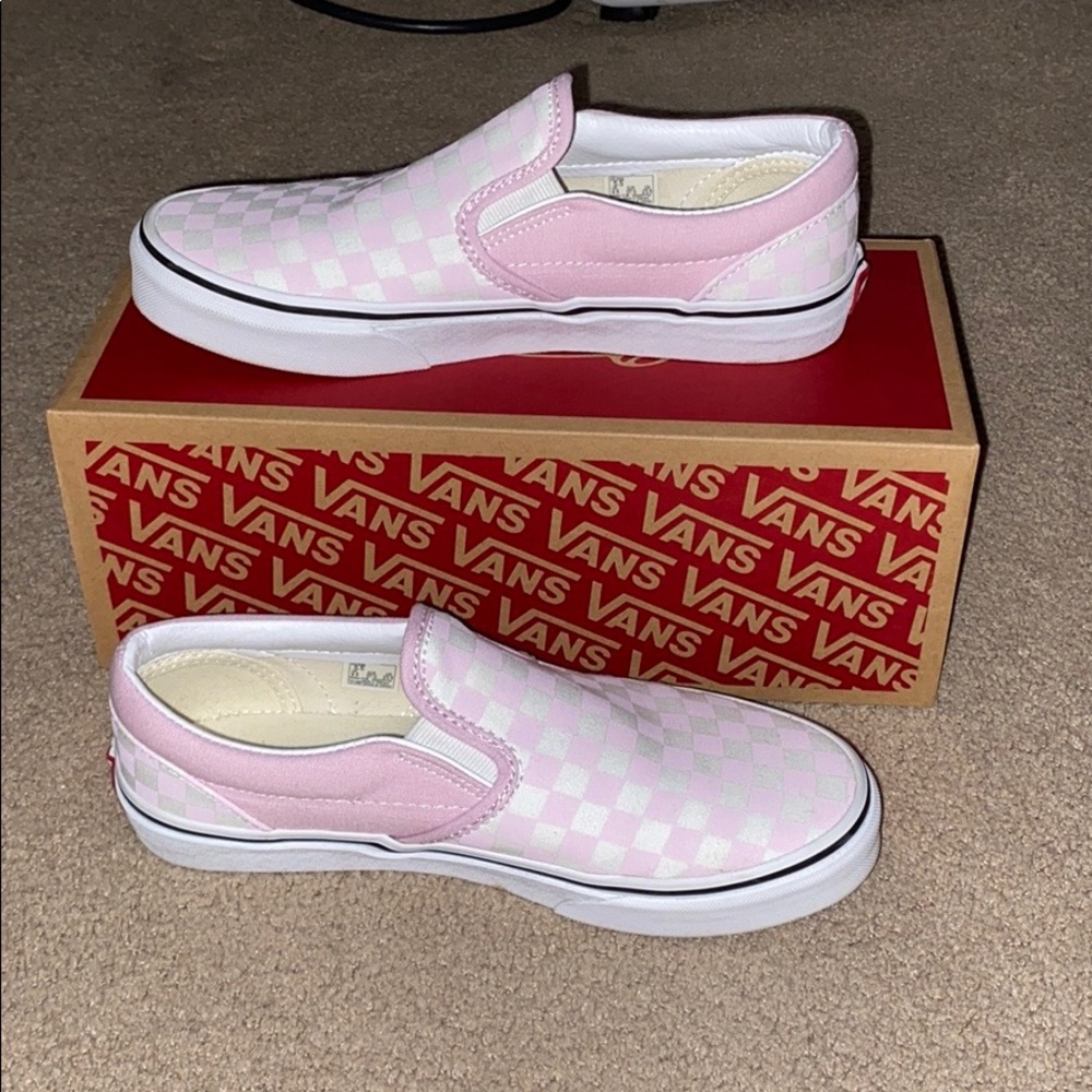 pink checkered vans